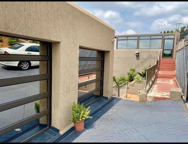 4 BEDROOM HOUSE FOR SALE IN BASSONIA